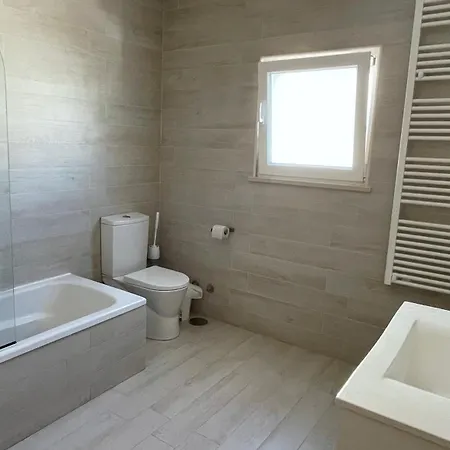 Surfness Guest house *